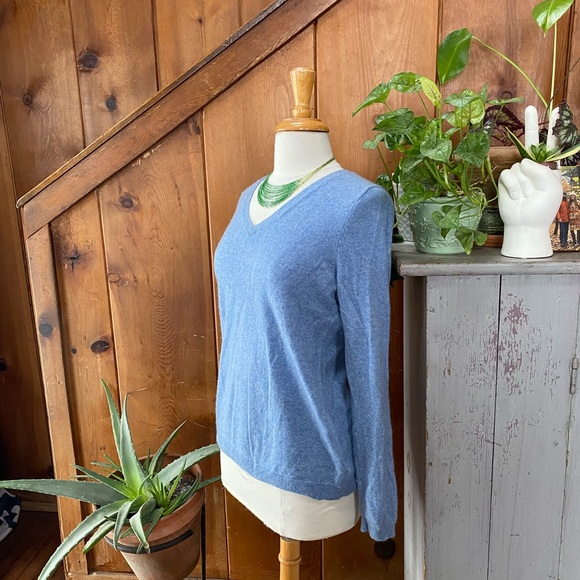 Talbots Cashmere V-neck Sweater - Picture 2 of 5